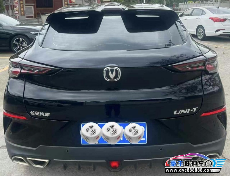 21年长安长安UNI轿车抵押车出售