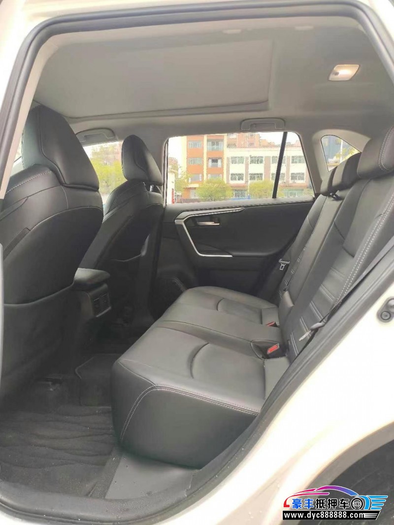 23年丰田威兰达轿车抵押车出售