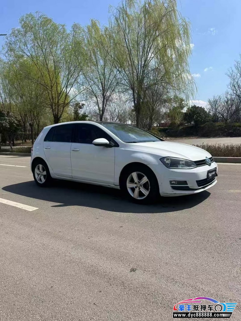14年大众高尔夫轿车抵押车出售