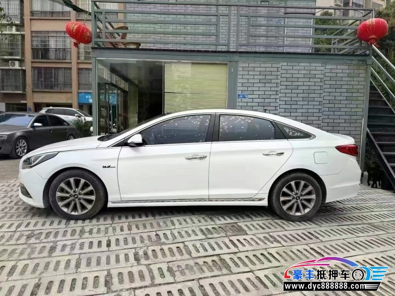 17年现代索纳塔九轿车抵押车出售