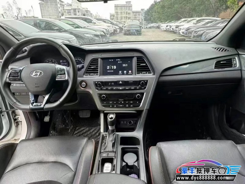 17年现代索纳塔九轿车抵押车出售