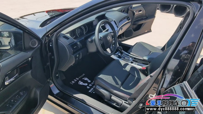 18年本田雅阁轿车抵押车出售