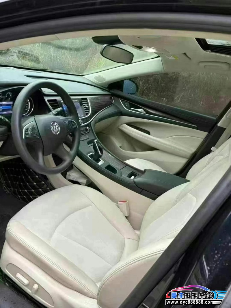 20年别克君越轿车抵押车出售