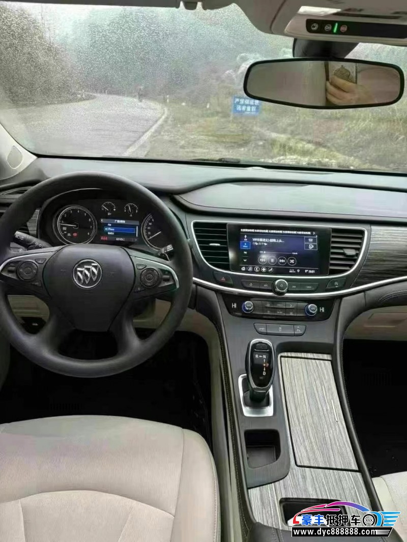 20年别克君越轿车抵押车出售