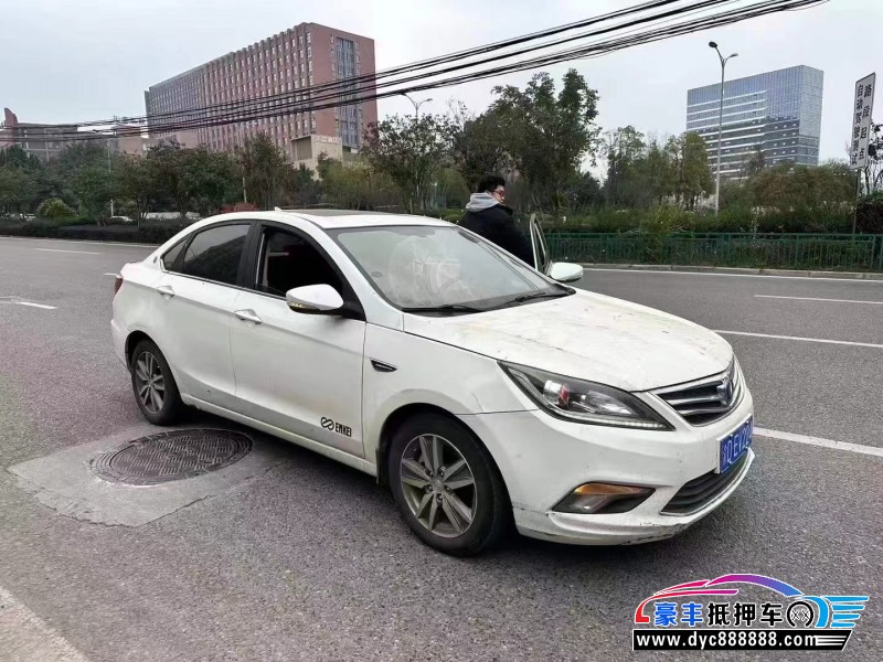 16年长安逸动轿车抵押车出售