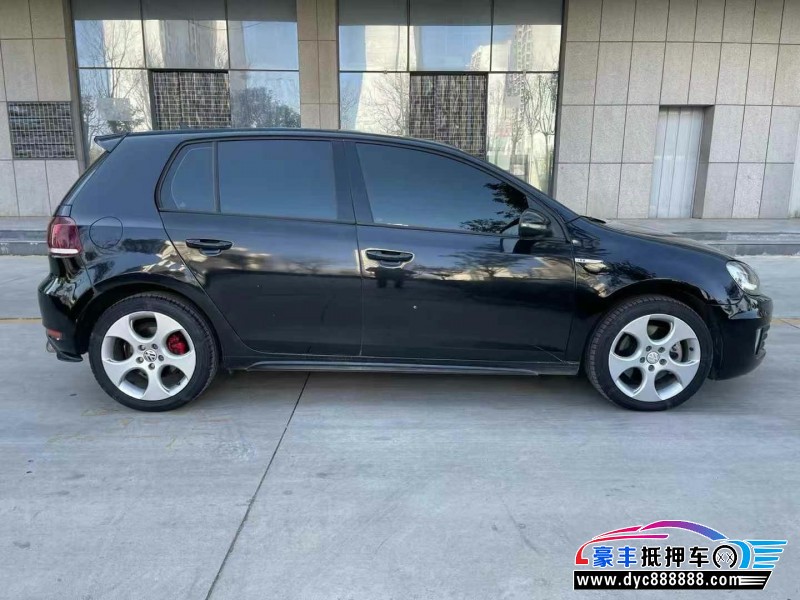 14年大众高尔夫轿车抵押车出售