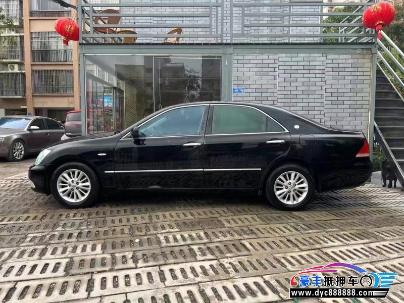 08年丰田皇冠轿车抵押车出售