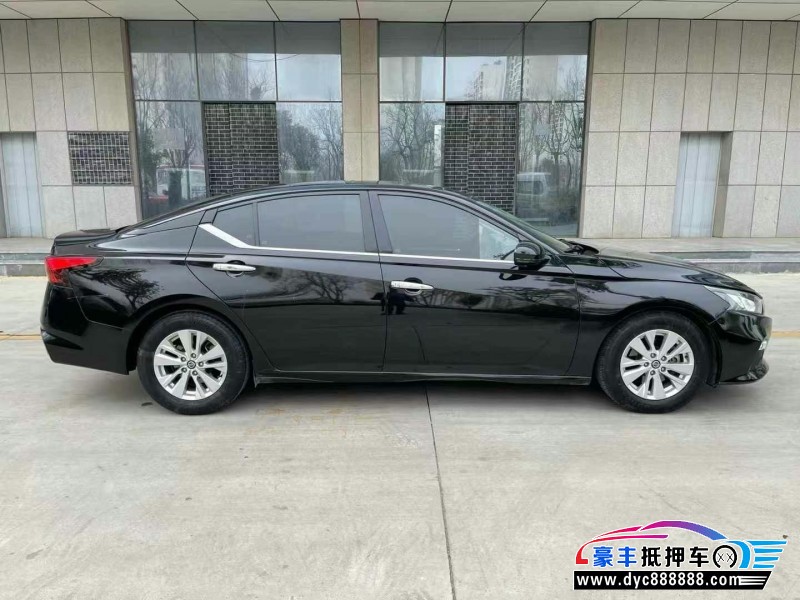 20年日产天籁轿车抵押车出售