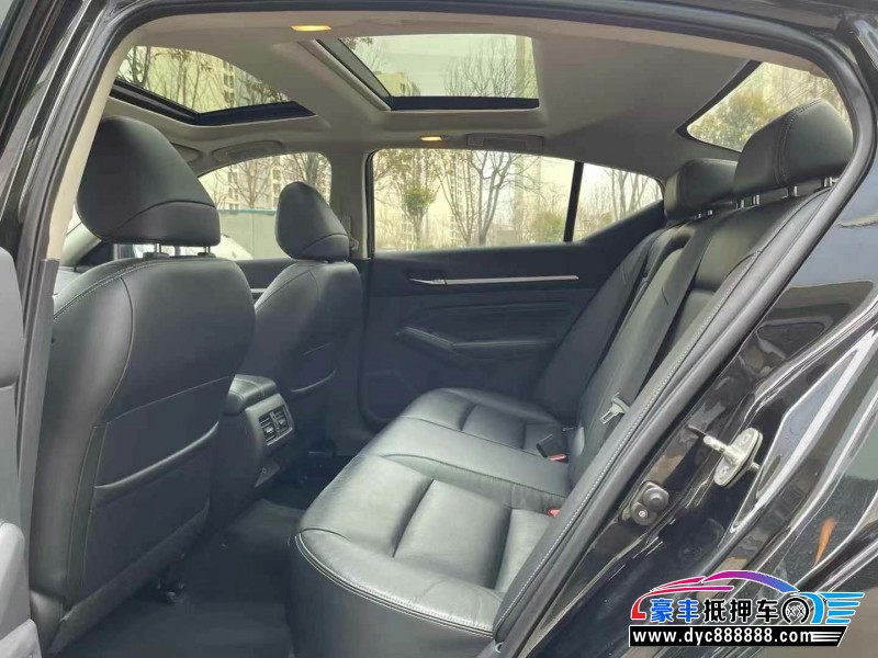 20年日产天籁轿车抵押车出售