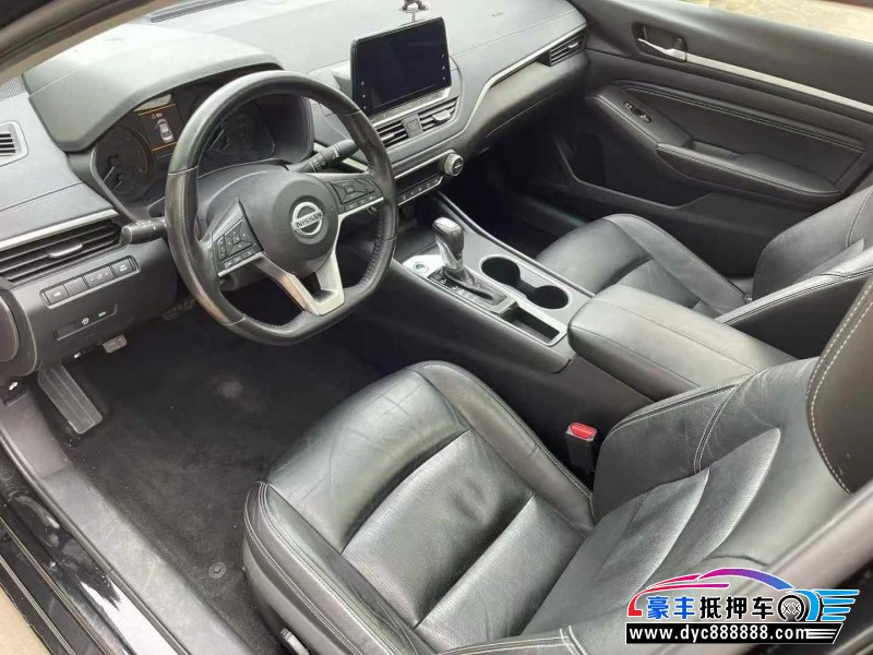 20年日产天籁轿车抵押车出售