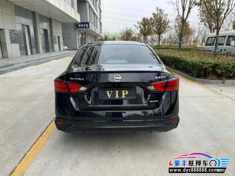 20年日产天籁轿车抵押车出售