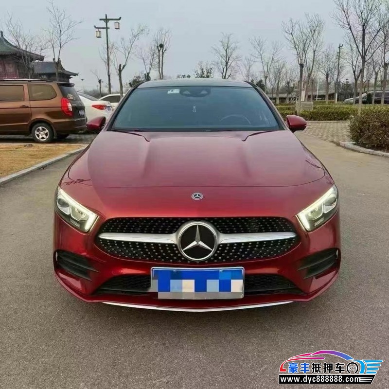 18年奔驰A轿车抵押车出售