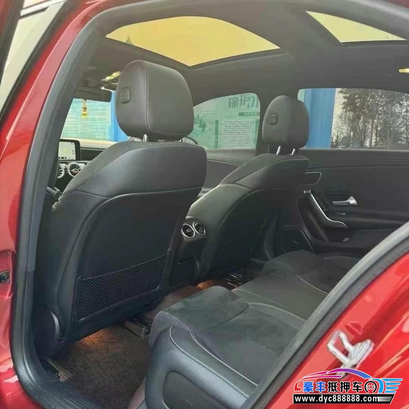 18年奔驰A轿车抵押车出售