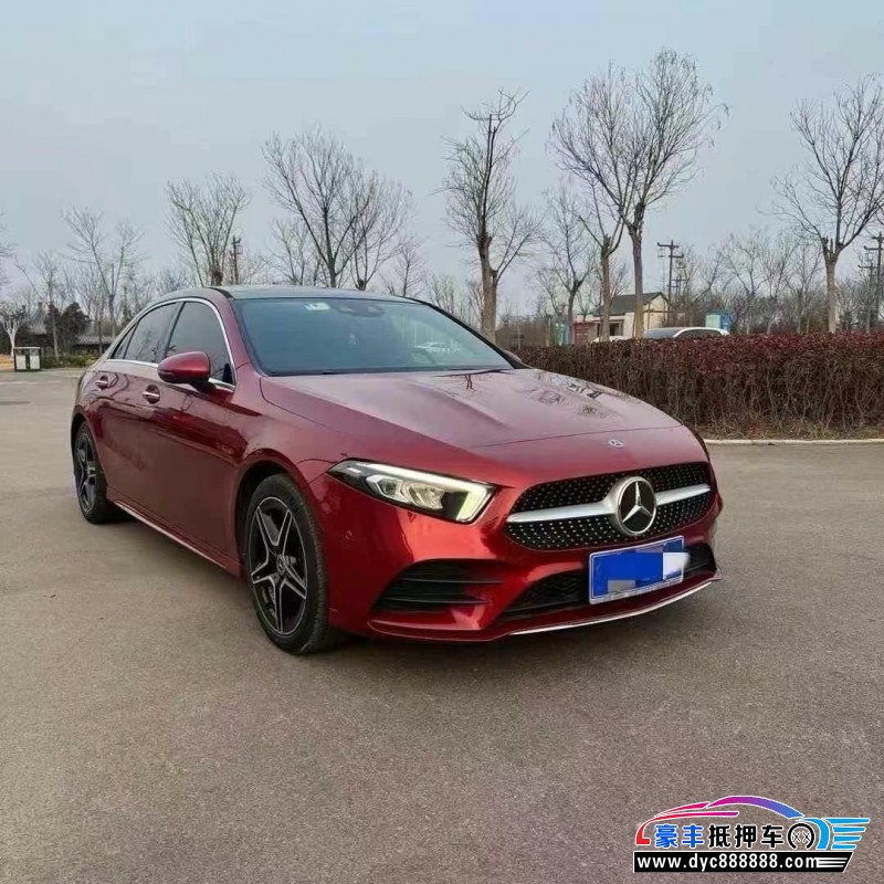 18年奔驰A轿车抵押车出售