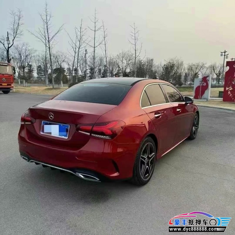18年奔驰A轿车抵押车出售