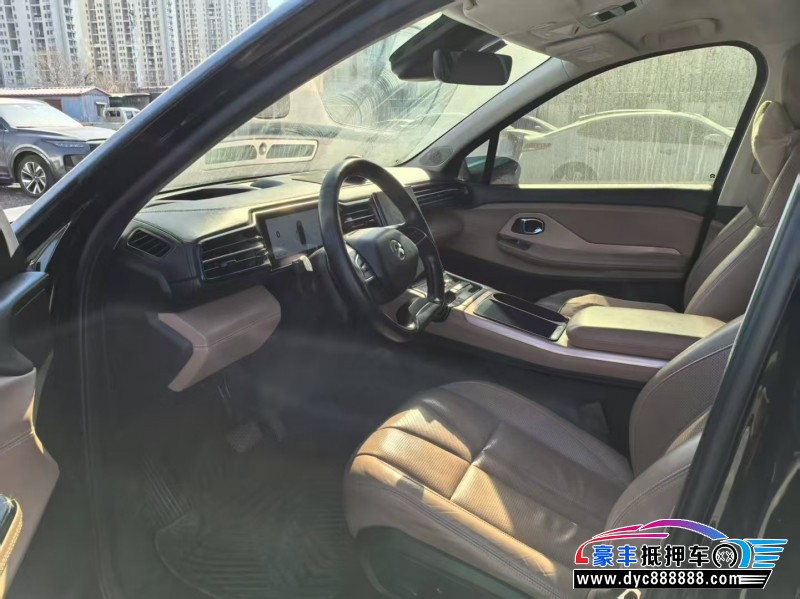 18年蔚来ES8轿车抵押车出售