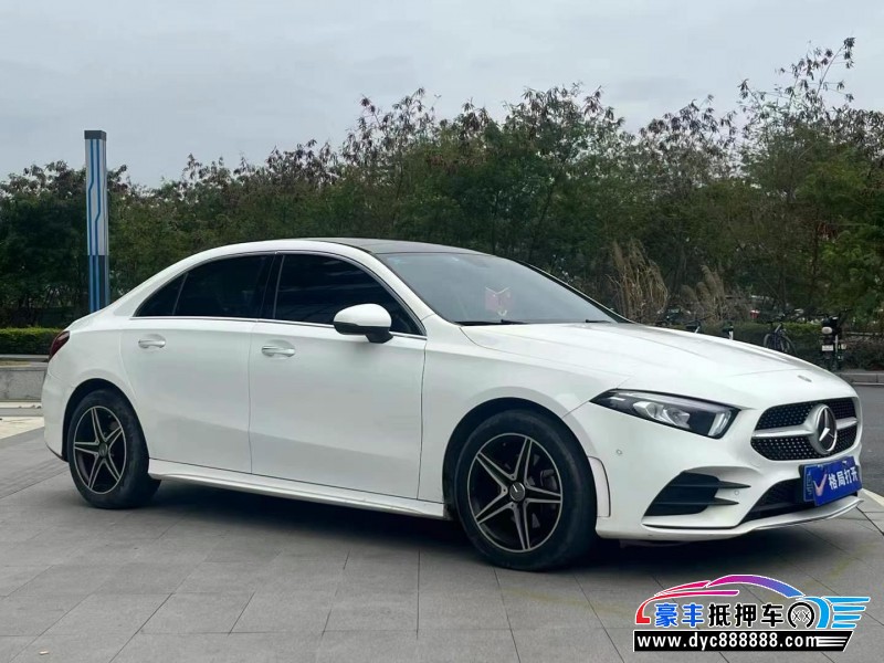 20年奔驰A轿车抵押车出售