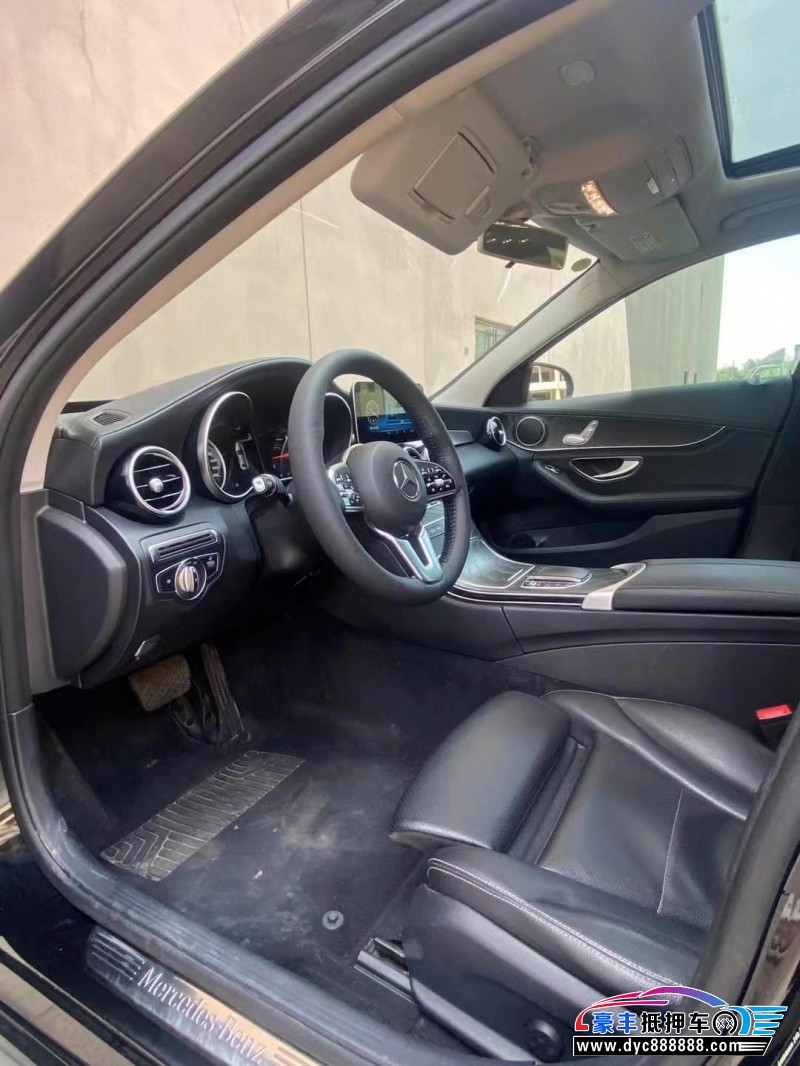 19年奔驰C轿车抵押车出售