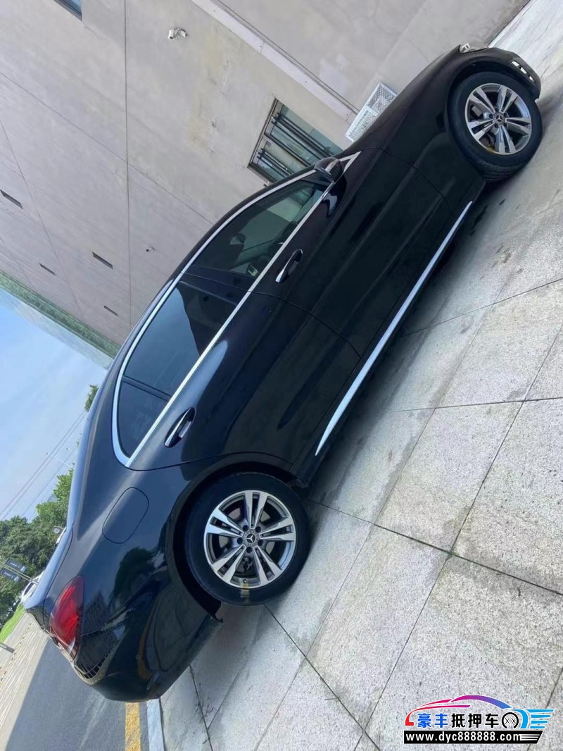 19年奔驰C轿车抵押车出售