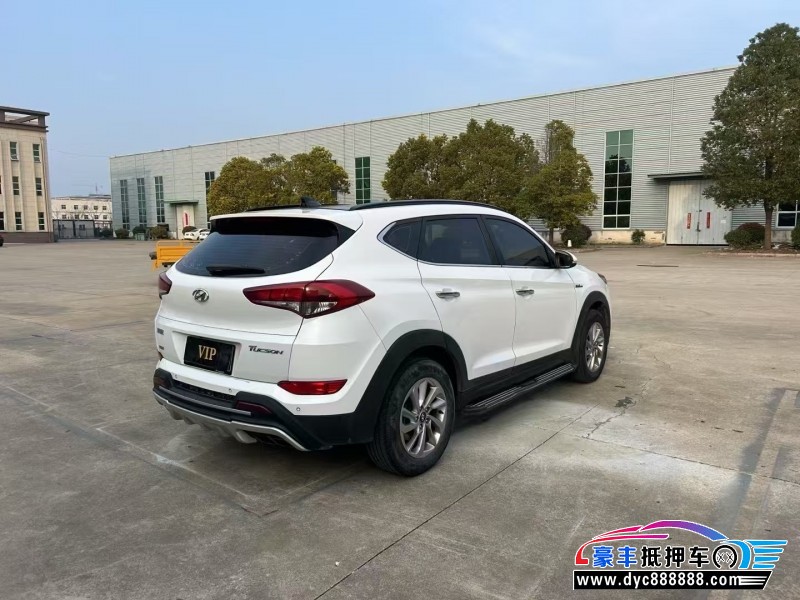 16年现代途胜轿车抵押车出售