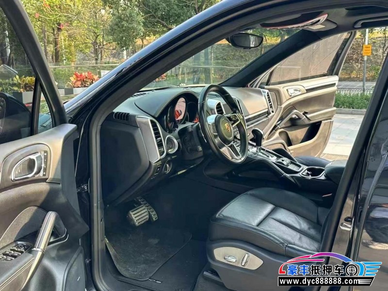 16年保时捷卡宴轿车抵押车出售