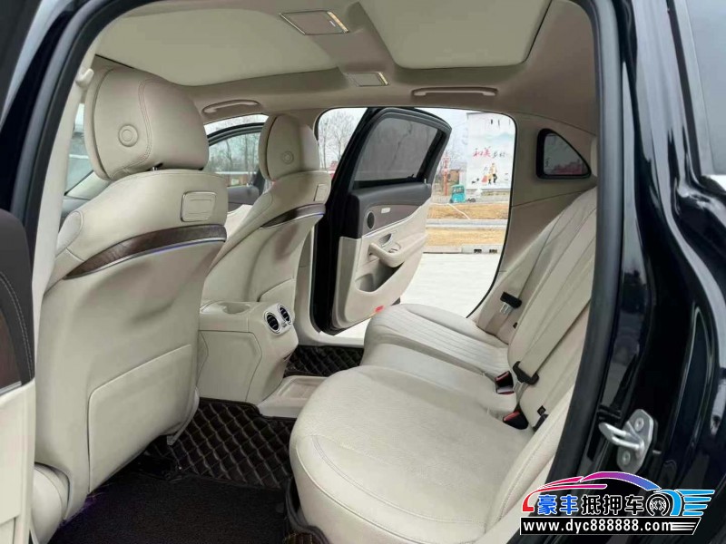 17年奔驰E轿车抵押车出售