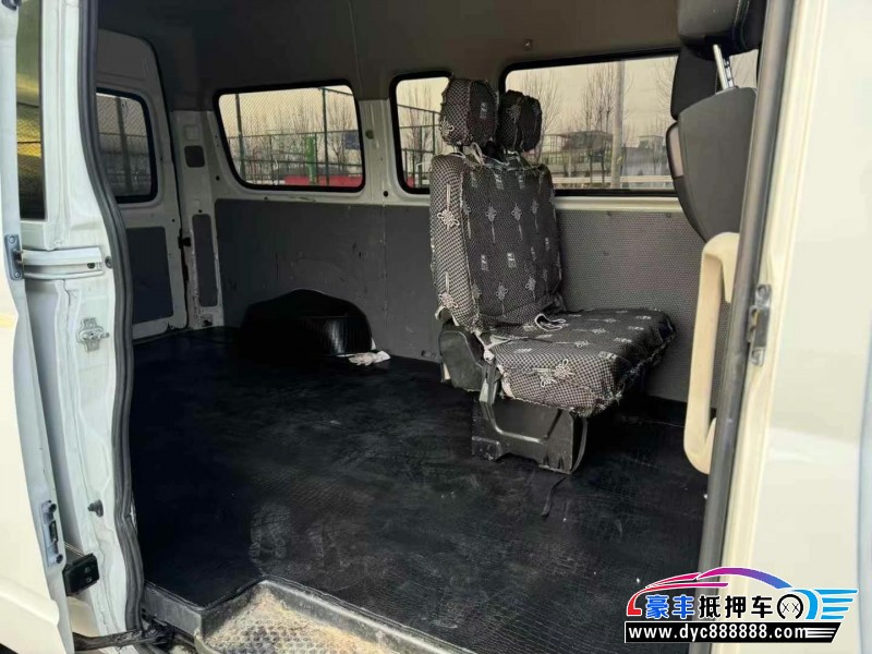 22年上汽大通V80轿车抵押车出售