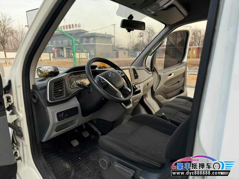 22年上汽大通V80轿车抵押车出售