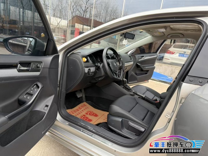 19年大众速腾轿车抵押车出售