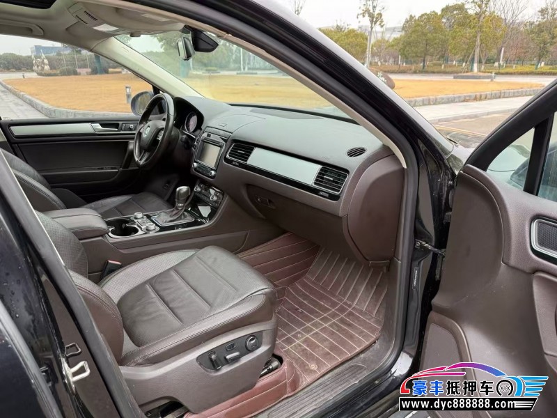 16年大众途锐轿车抵押车出售