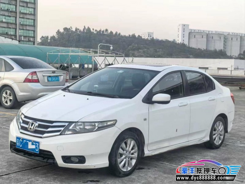 15年本田锋范轿车抵押车出售