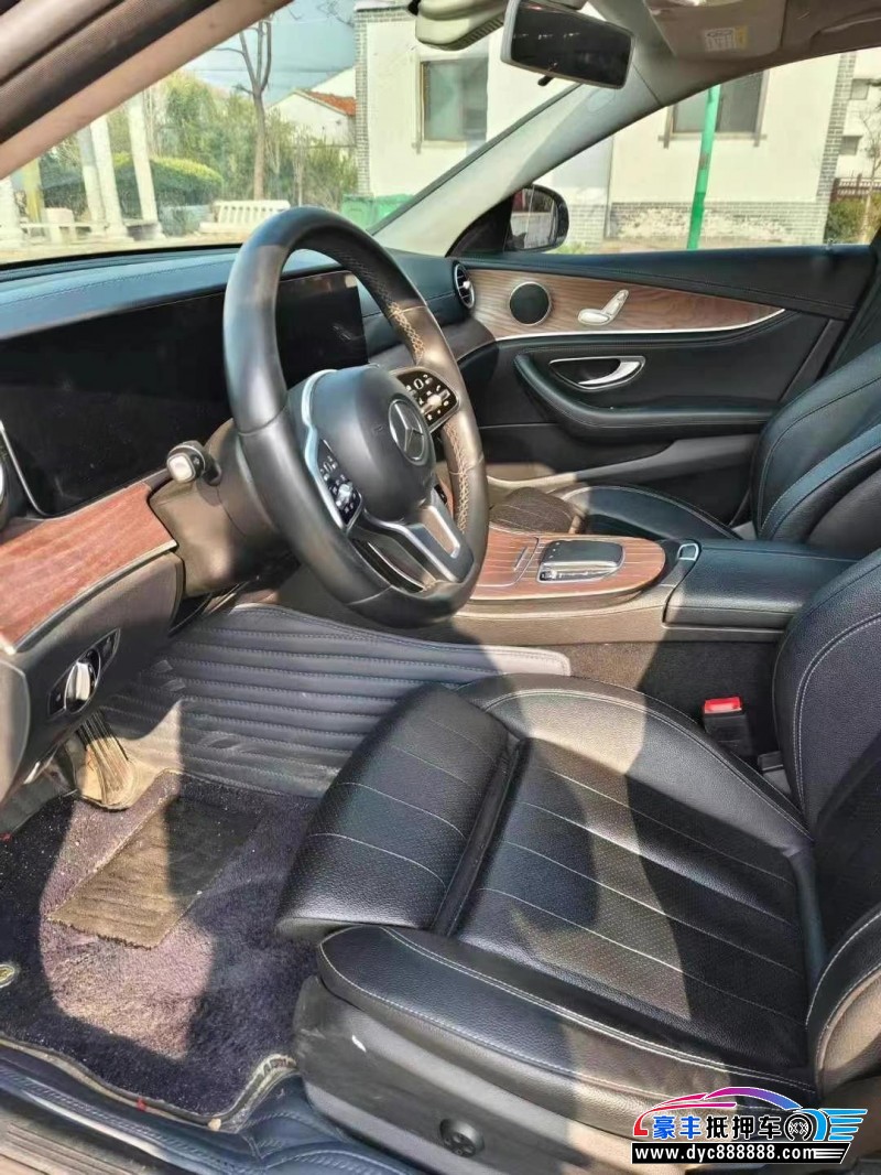 20年奔驰E轿车抵押车出售