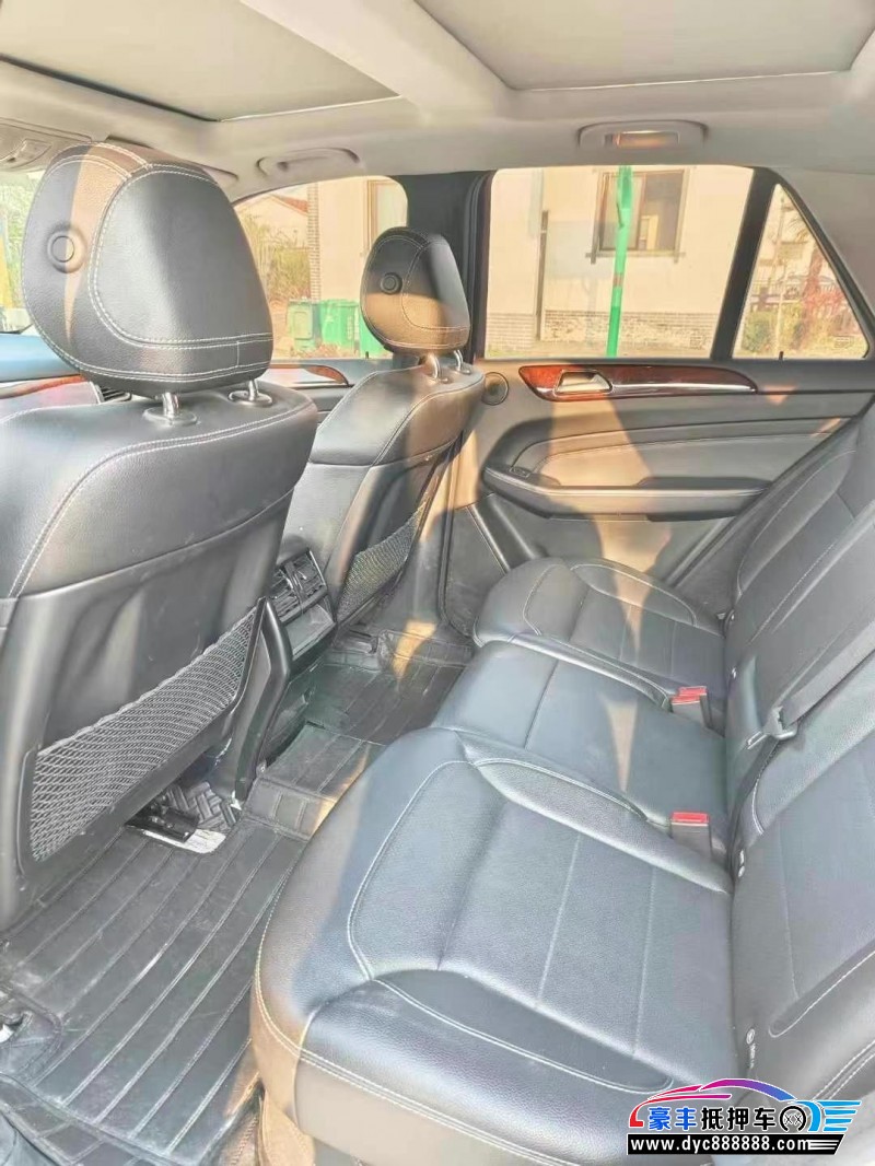 15年奔驰ML轿车抵押车出售