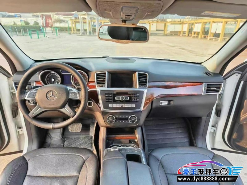 15年奔驰ML轿车抵押车出售