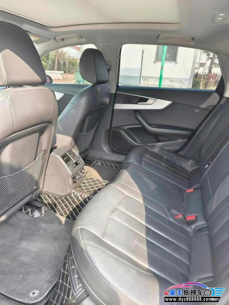 19年奥迪A4L轿车抵押车出售