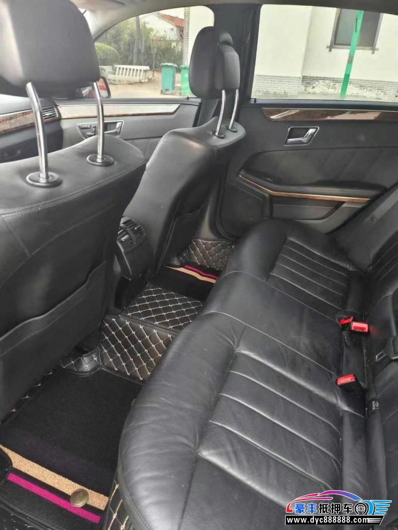 10年奔驰E轿车抵押车出售