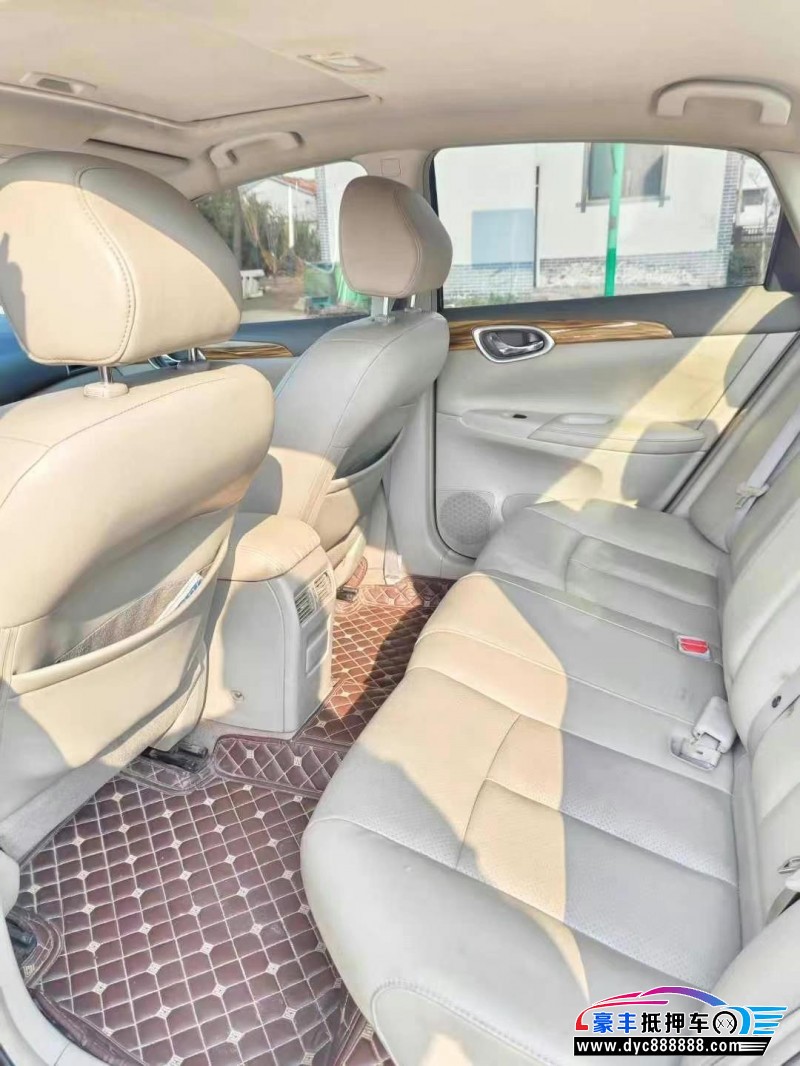 15年日产轩逸轿车抵押车出售