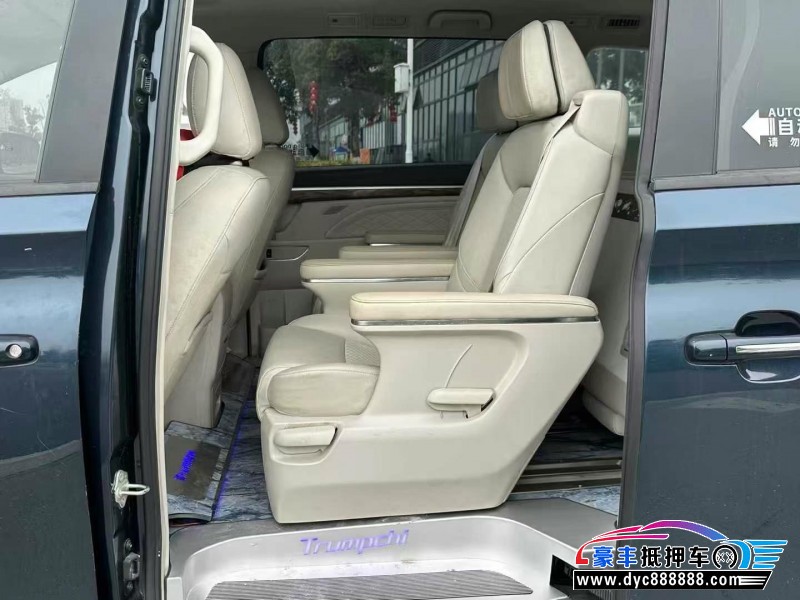 18年传祺M8轿车抵押车出售