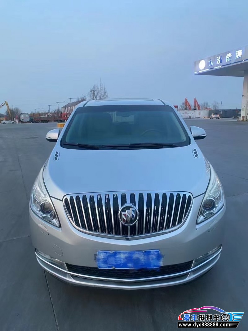 13年别克GL8轿车抵押车出售