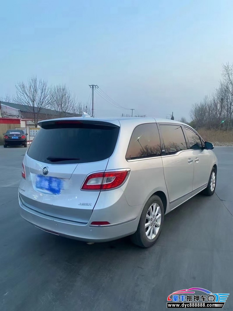 13年别克GL8轿车抵押车出售