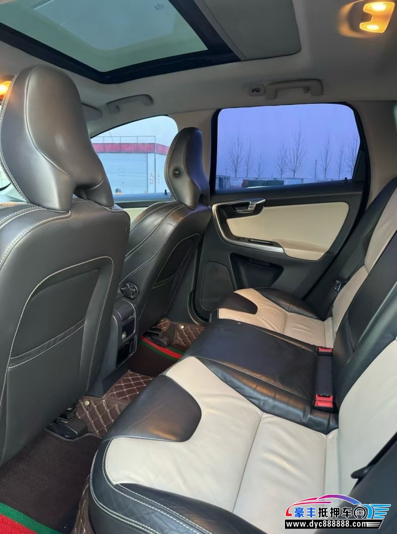 14年沃尔沃XC60轿车抵押车出售