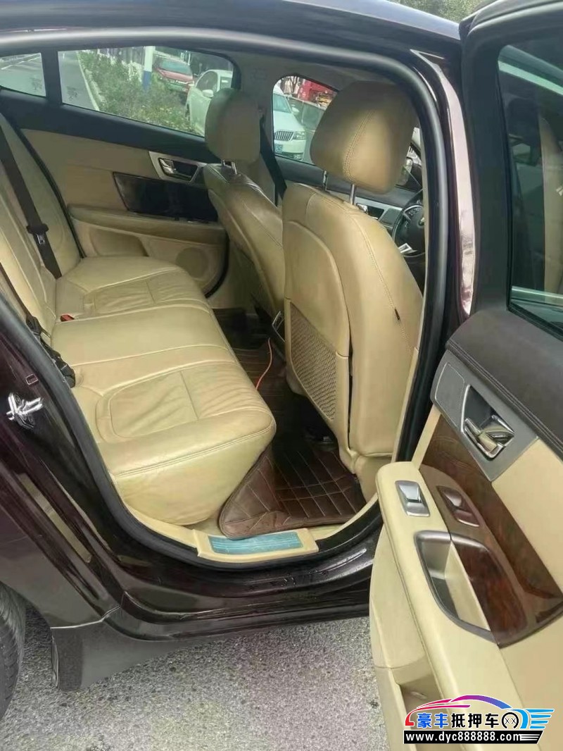 14年捷豹XF轿车抵押车出售