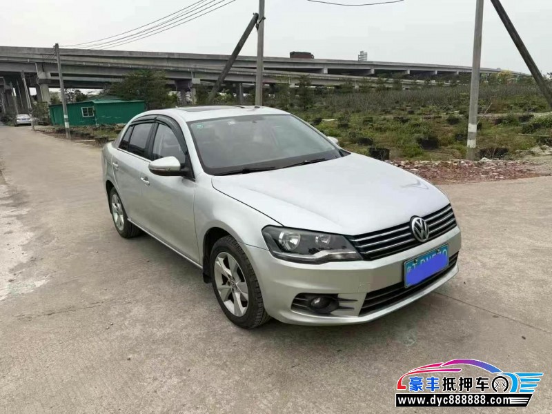 14年大众宝来轿车抵押车出售