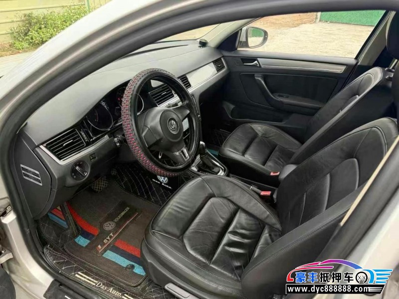 14年大众宝来轿车抵押车出售