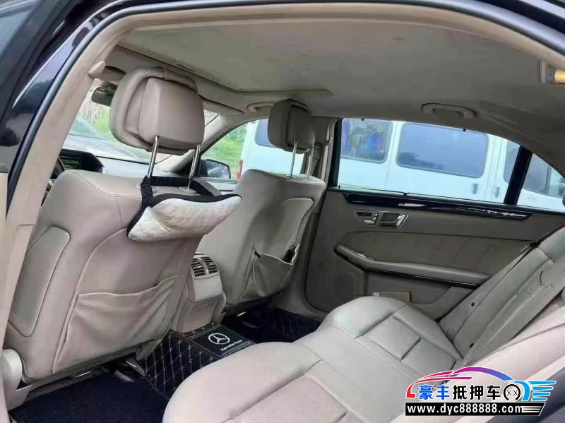 11年奔驰E轿车抵押车出售