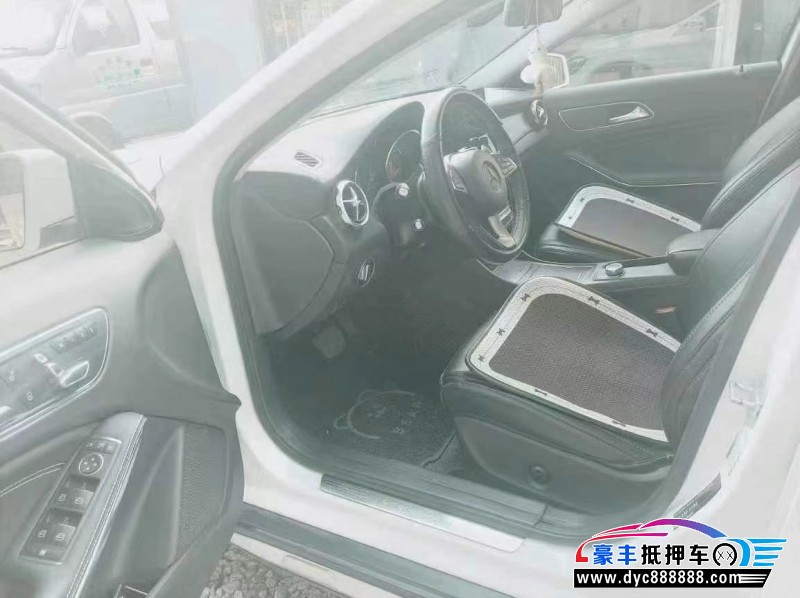 18年奔驰GLA轿车抵押车出售