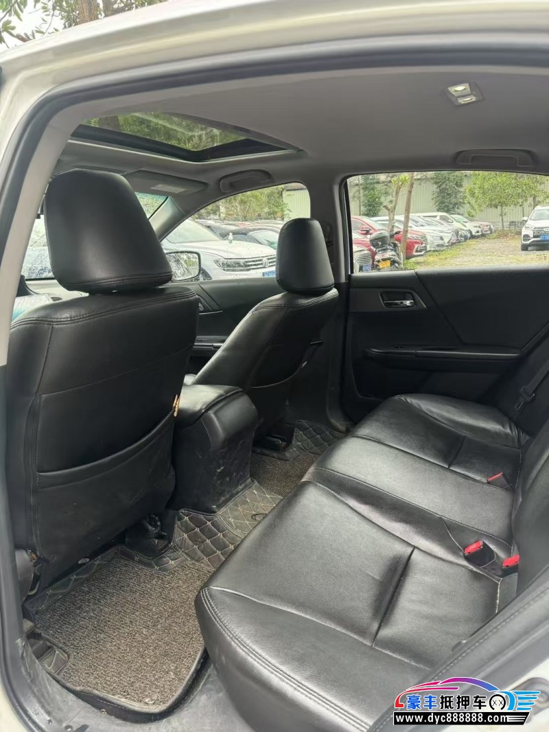 15年本田雅阁轿车抵押车出售