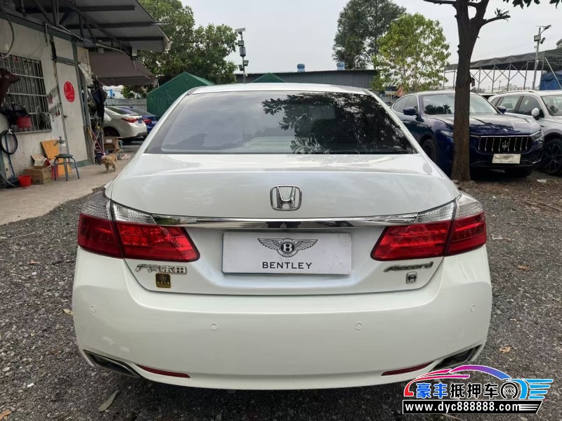 15年本田雅阁轿车抵押车出售