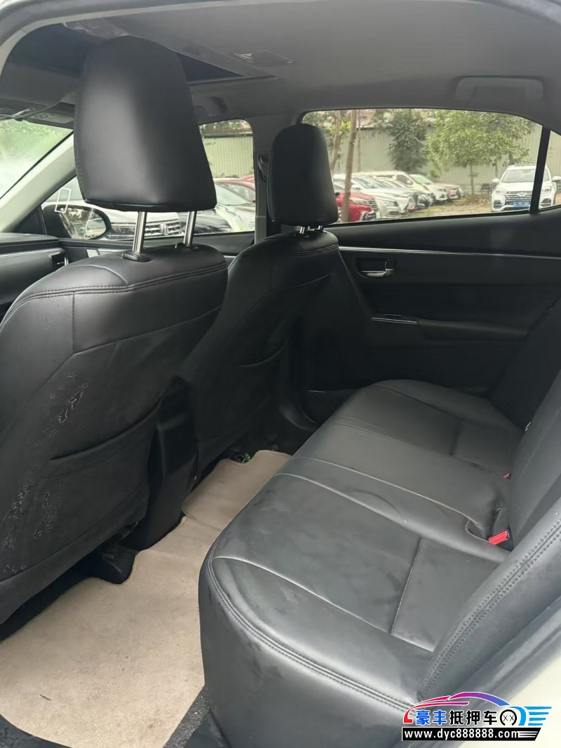 15年丰田雷凌轿车抵押车出售