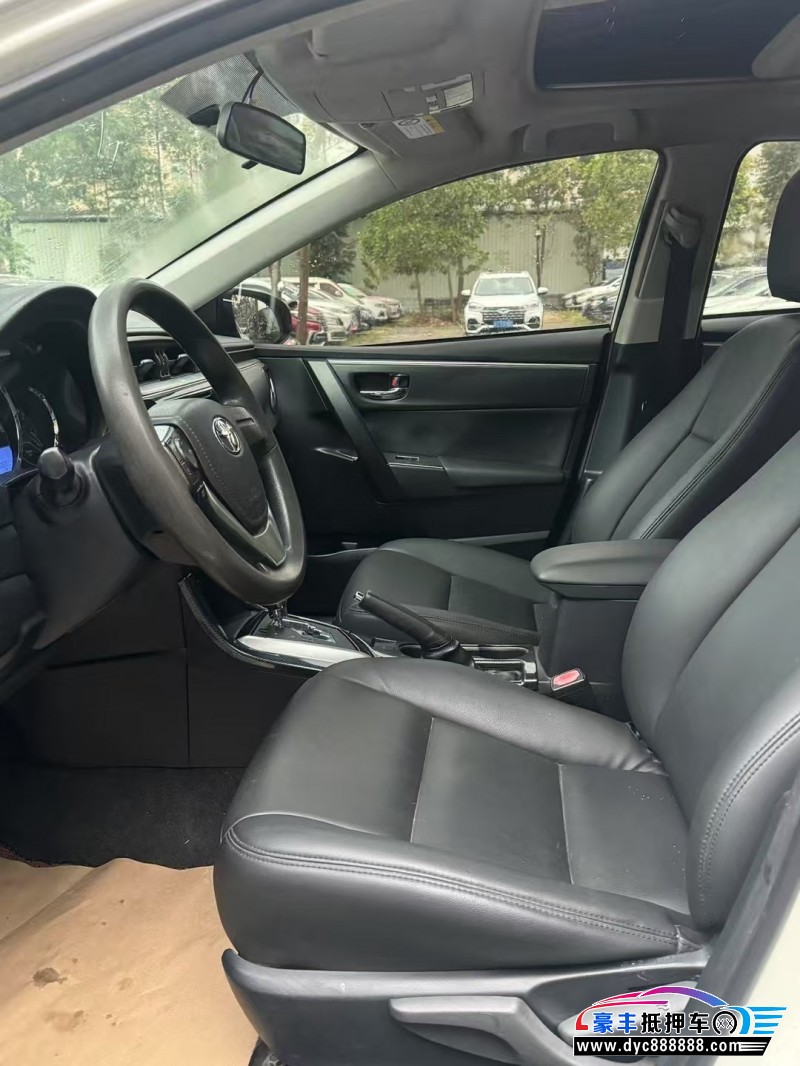 15年丰田雷凌轿车抵押车出售